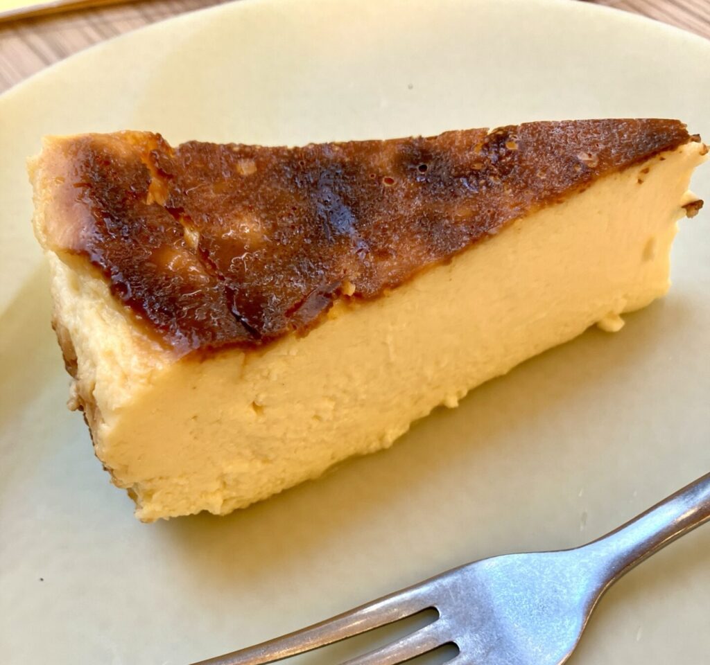 万博 スペイン館 バスクチーズケーキ