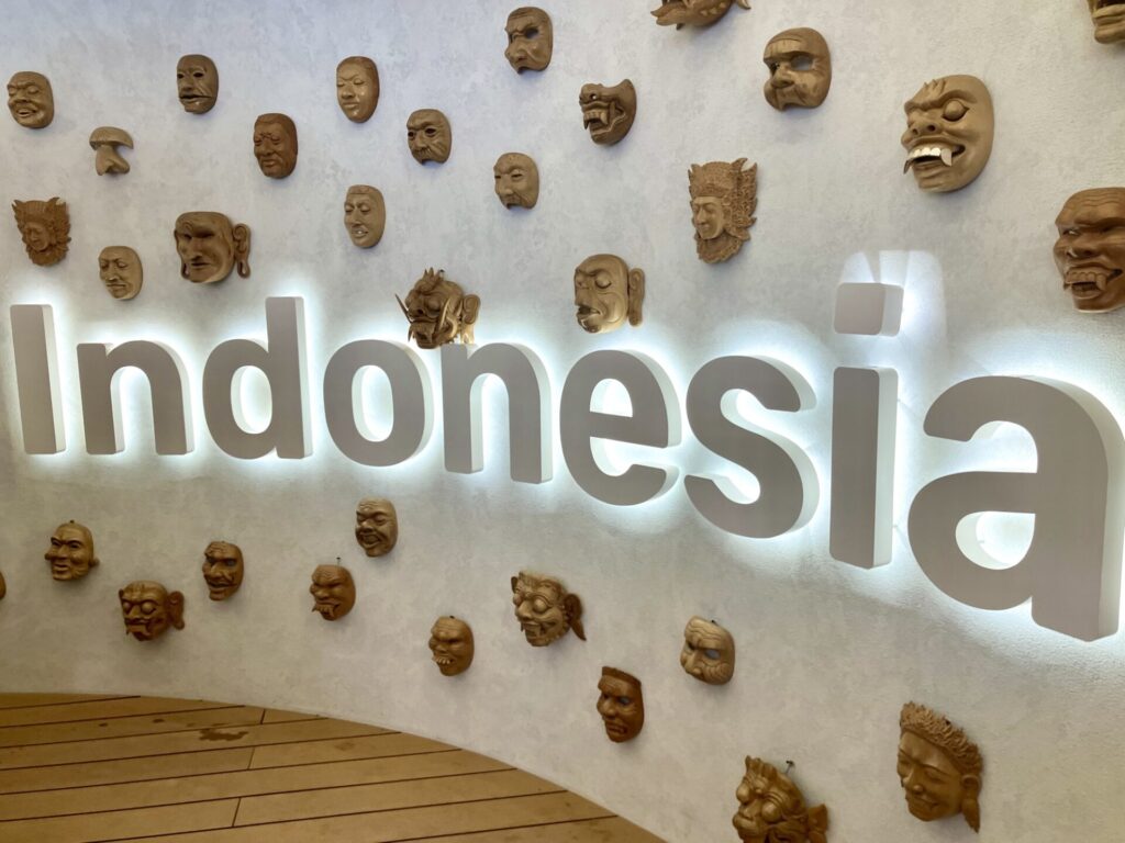 万博 インドネシア館 入り口