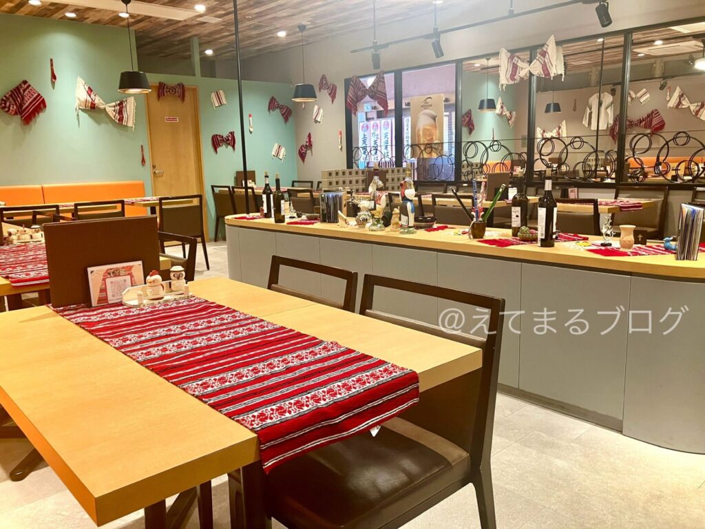 コンテ 内観 ルーマニアレストラン