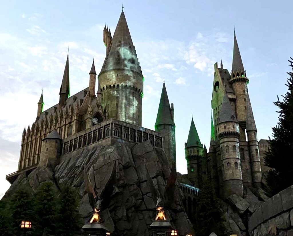 usj ハリポタ プロジェクションマッピング ハロウィン