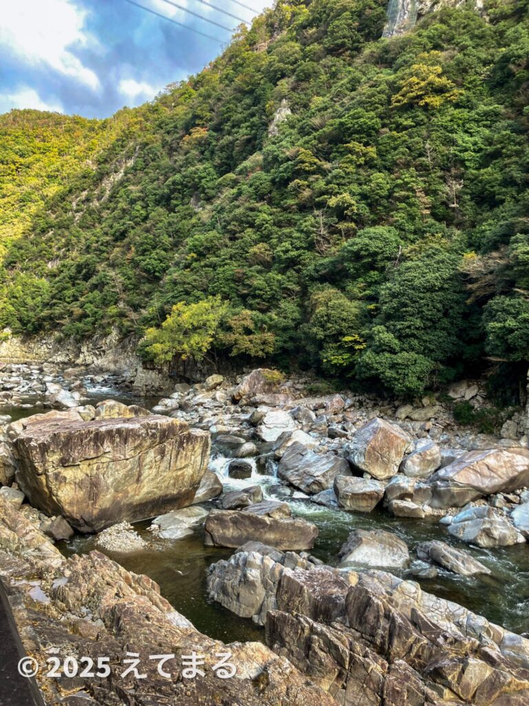 武田尾 廃線 武庫川渓谷の岩
